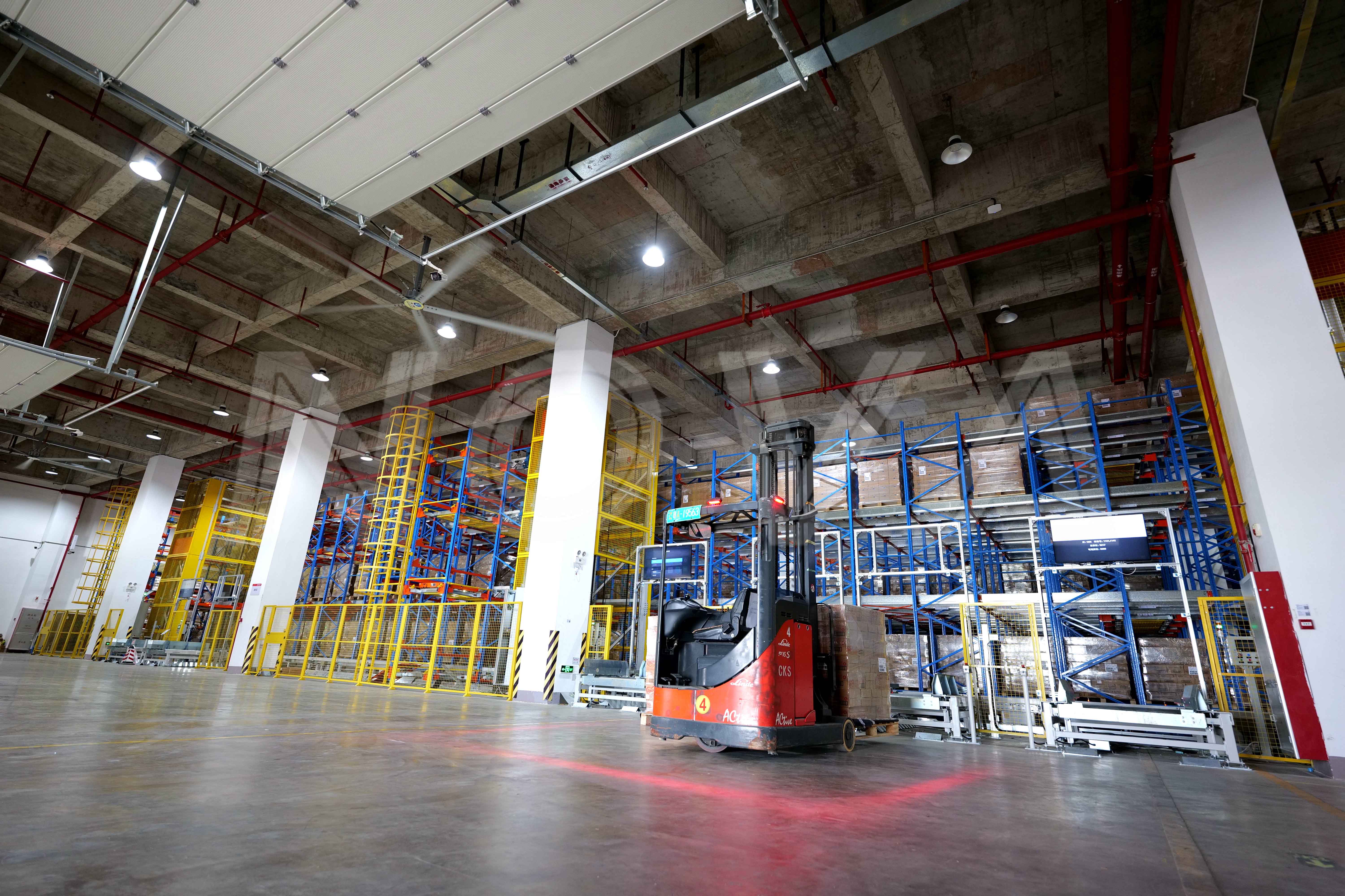 Sistem Racking Solusi Penyimpanan ASR Intelligent Four Way Sistem Racking 