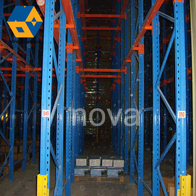 Jangkau Truk Heavy Duty Drive di Gudang Automatic Pallet Shuttle Racking