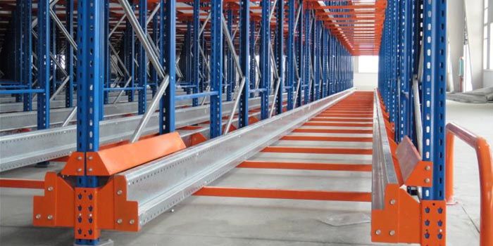 Sistem Rak Antar-Jemput Radio Shuttle Pallet Gudang Otomatis