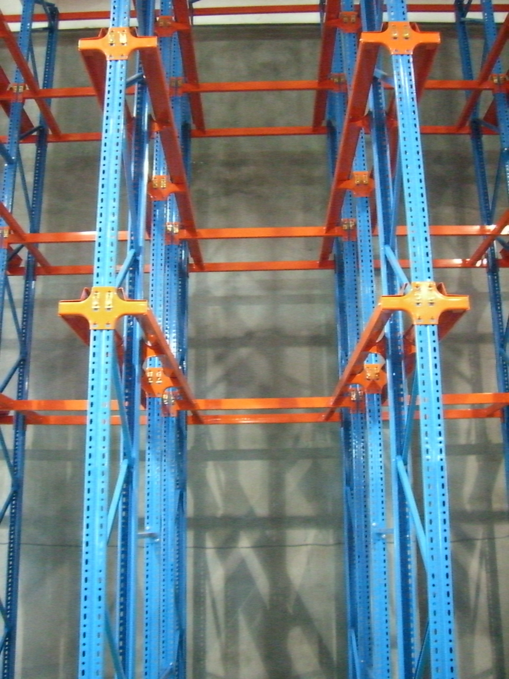 Drive In Gudang Racking Pallet Drive Industri Dalam Sistem Racking Pallet